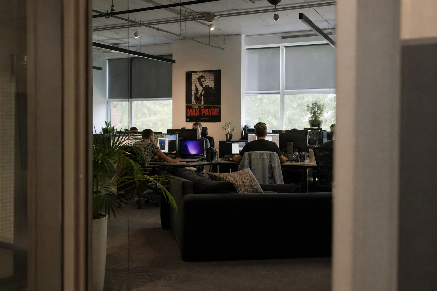 Культовое наследие Max Payne: почему нуарный боевик от Remedy остается эталоном жанра перед выходом ремейка